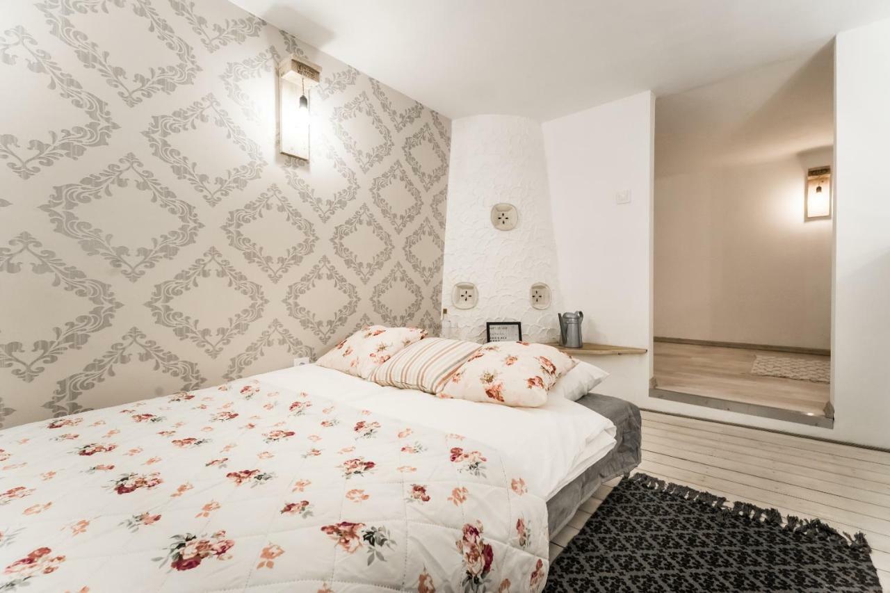 Bpr Vintage Garden Apartment With Terrace & Sauna Budapest Exteriör bild
