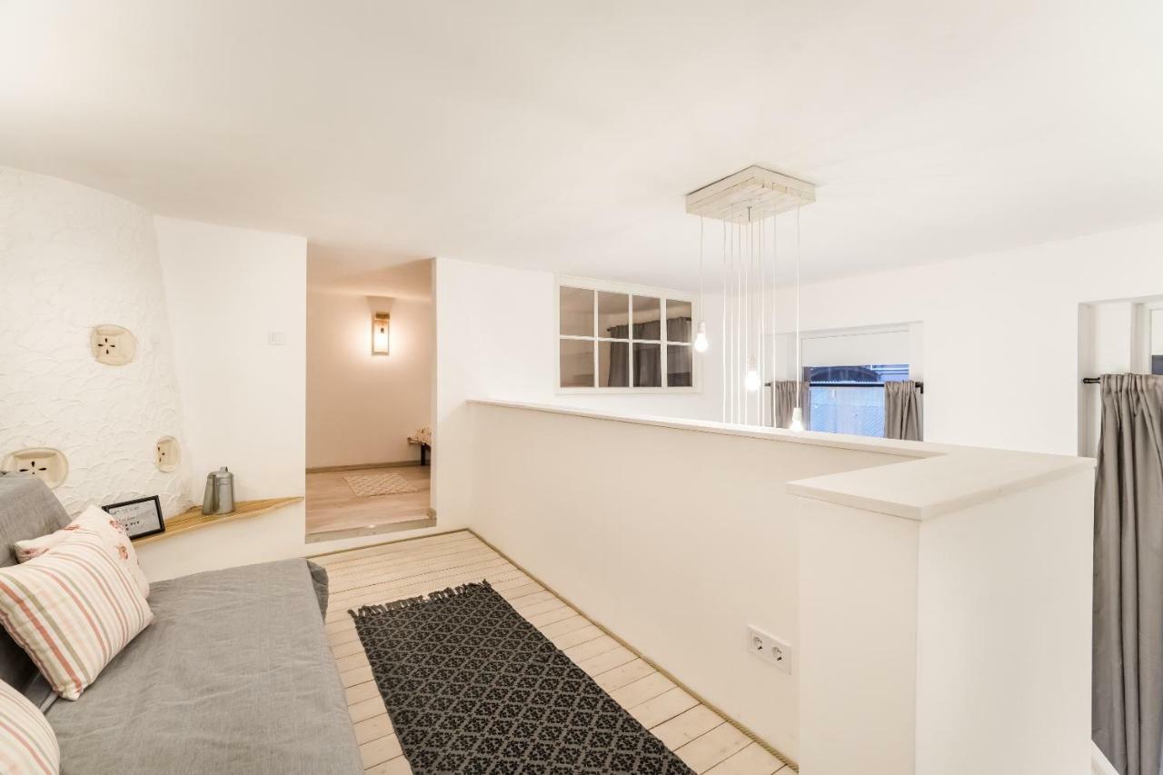 Bpr Vintage Garden Apartment With Terrace & Sauna Budapest Exteriör bild