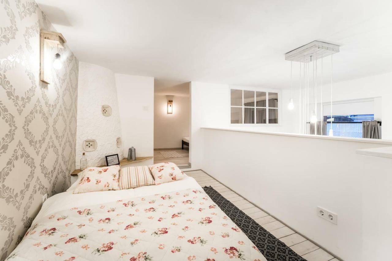 Bpr Vintage Garden Apartment With Terrace & Sauna Budapest Exteriör bild