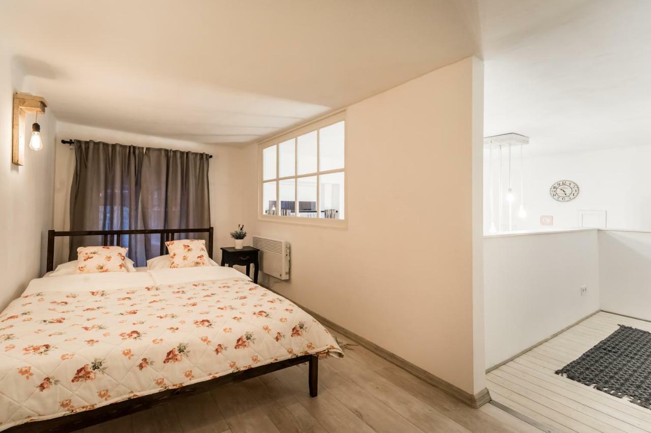 Bpr Vintage Garden Apartment With Terrace & Sauna Budapest Exteriör bild